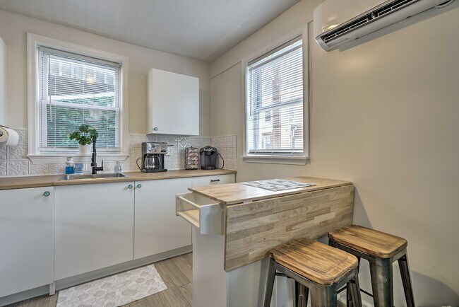 Kitchen Island - 29 Trenton Ter