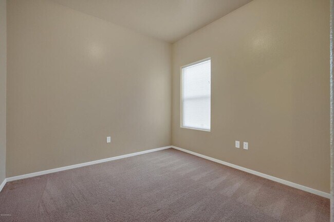 Building Photo - 4633 Rimrock Dr