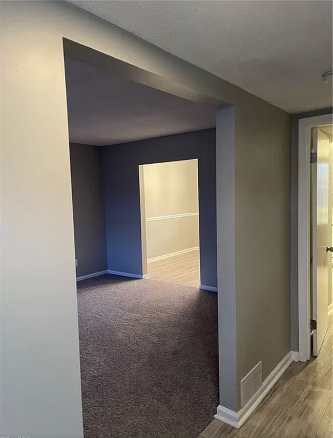 Building Photo - 4792 Champion Ct