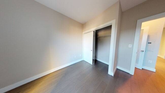 Building Photo - Capitol Hill-Modern & Sleek One Bedroom Plus Large Office Space, Parking Included, Pets Welcomed,...