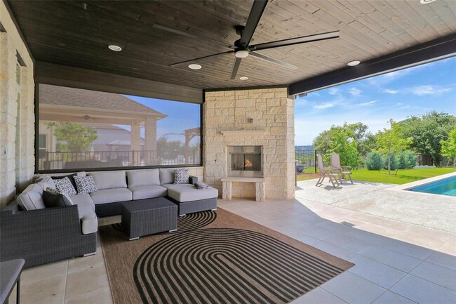 Building Photo - 702 Tomichi Trl