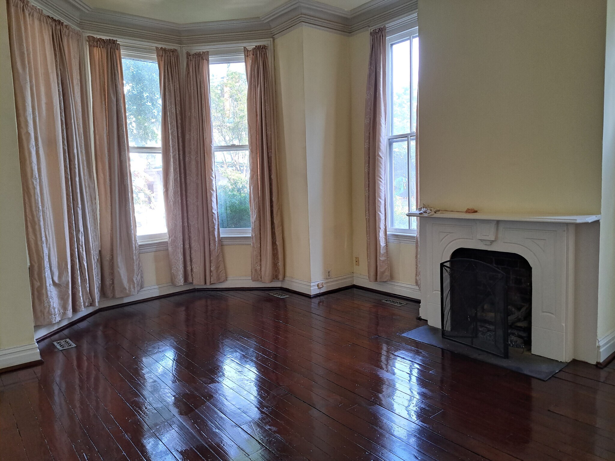 Building Photo - 364 Middle St