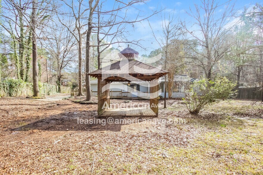 Building Photo - 111 Glenwood Dr