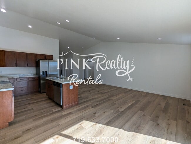 Building Photo - 284 W Kyle Dr