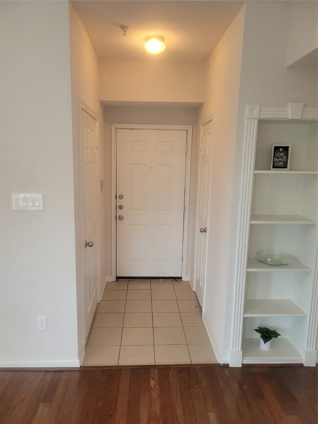 Building Photo - 1330 Old Spanish Trl