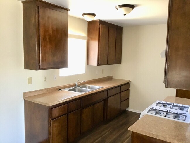 Building Photo - Goleta-6309