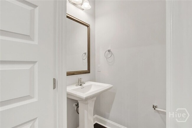 Building Photo - 77 Dorsey Dr