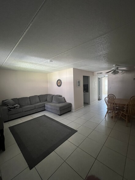 Building Photo - 12760 Indian Rocks Rd