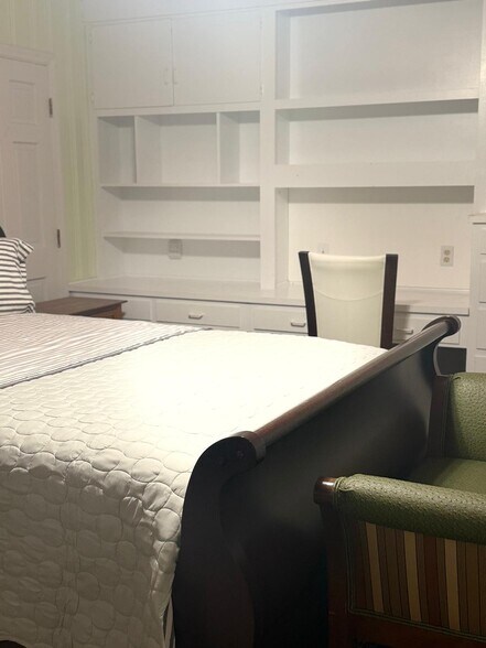 Building Photo - 5326 Main St