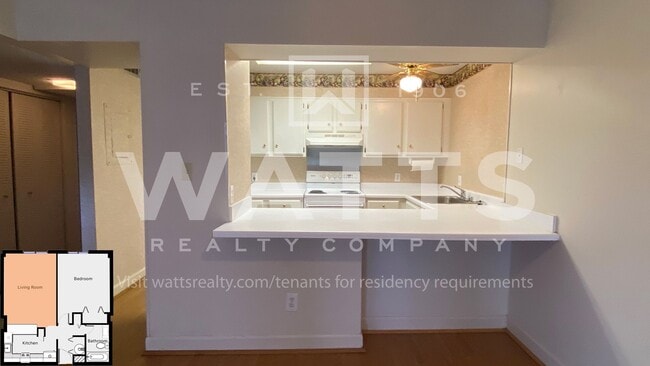 Building Photo - 1 Bedroom/ 1 Bath condo on Highland Avenue