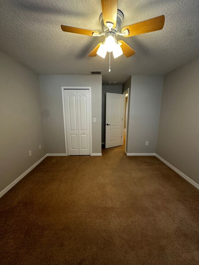 Building Photo - New Winter Garden!