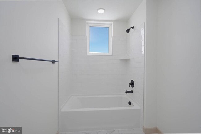 Building Photo - 710 Iron Frg Rd