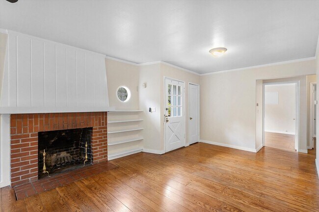 Building Photo - 6172 Moraga Ave