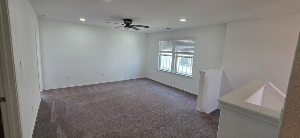 Building Photo - 541 Pickrell Lp