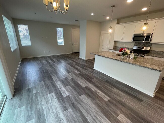 Building Photo - 35795 Landon Ln
