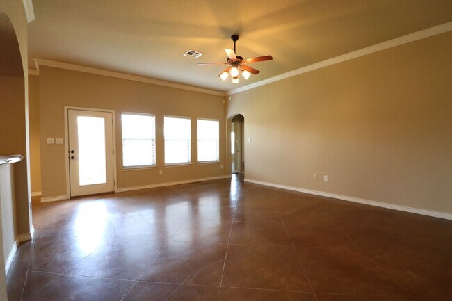 Building Photo - Stallion 3101 - 3105