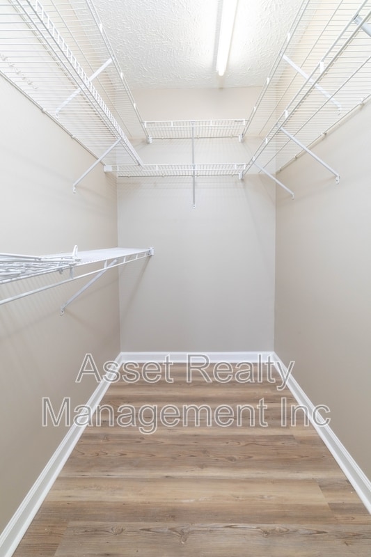 Building Photo - 4405 Greenfern Way