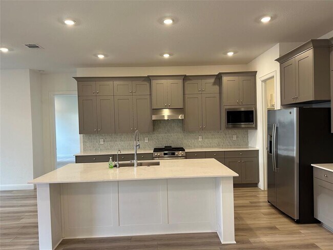 Building Photo - 4802 Avon Ridge Way