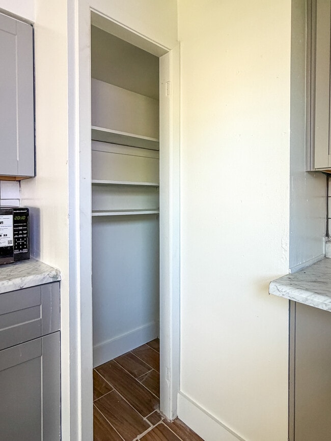 Building Photo - 336 W 29th St