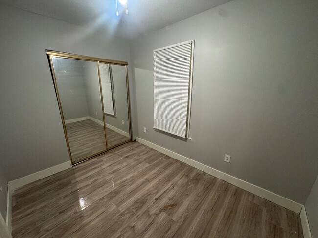 Building Photo - 7602 Wentworth Ave