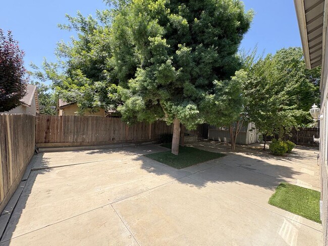 Building Photo - Beautiful 4 Bedroom coming soon!