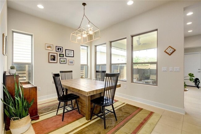 Building Photo - 1508 Arcilla St