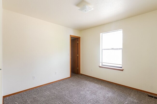 Building Photo - 7813 Box Elder Drive SW