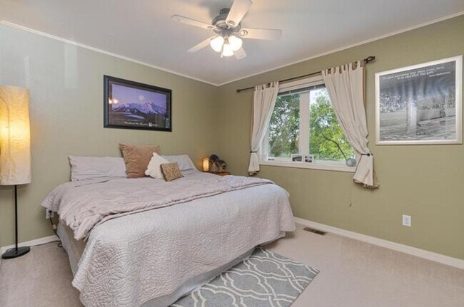 Building Photo - Beautiful home in Haven Heights