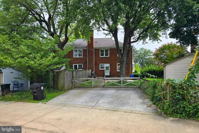 Building Photo - 8624 Drumwood Rd