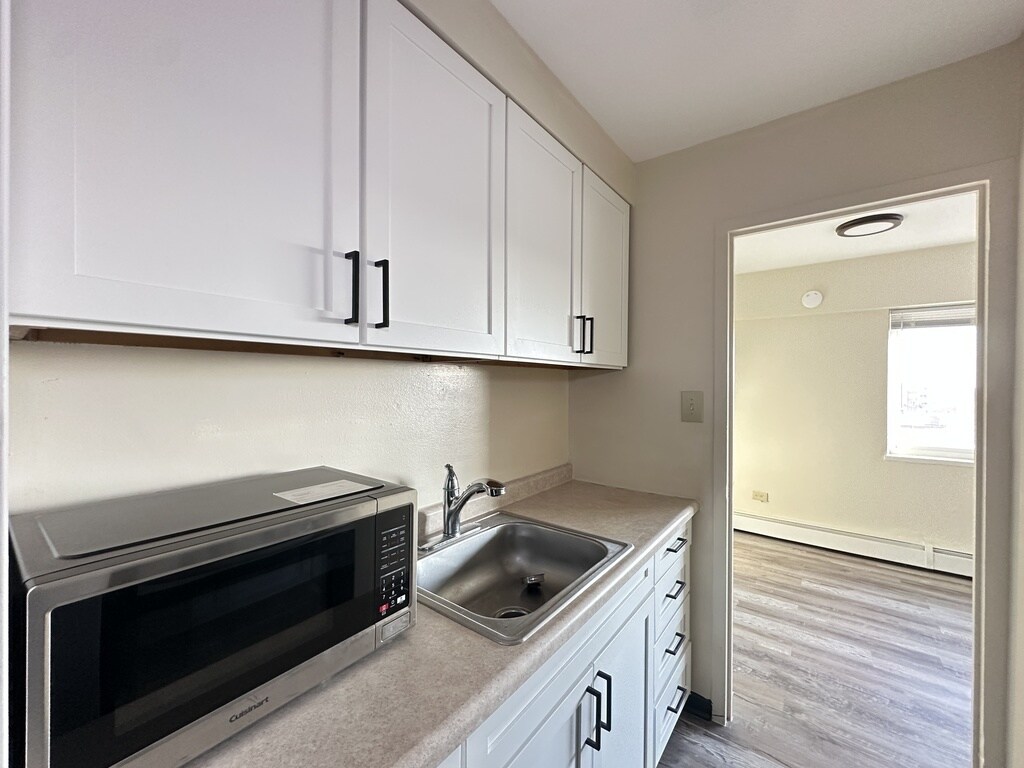 Building Photo - 1400 Chicago Ave