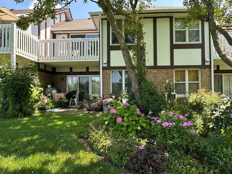 Building Photo - 174 Hemingway Ct