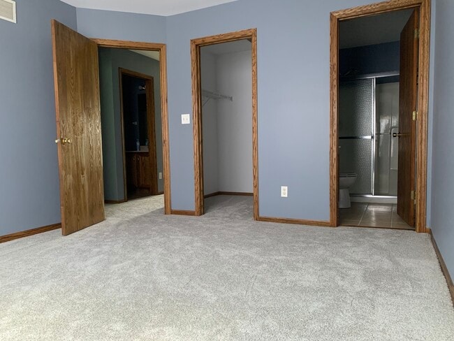 Building Photo - 520 Heritage Dr