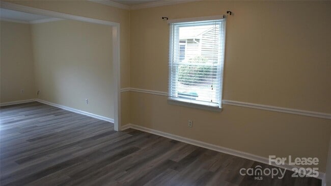 Building Photo - 8306 Summerglen Cir