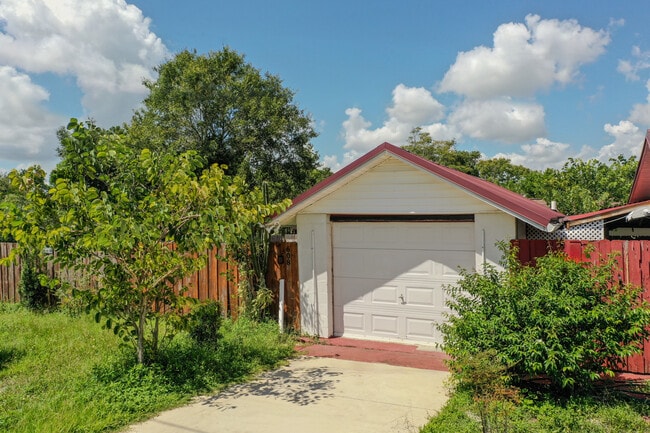 Building Photo - 608 High St