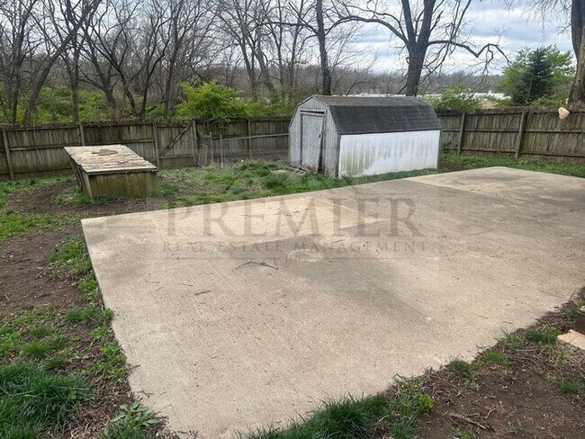 Building Photo - 10005 E 53rd St, Raytown, MO 64133- 3 bd / 1 ba house in Raytown Rent $1250