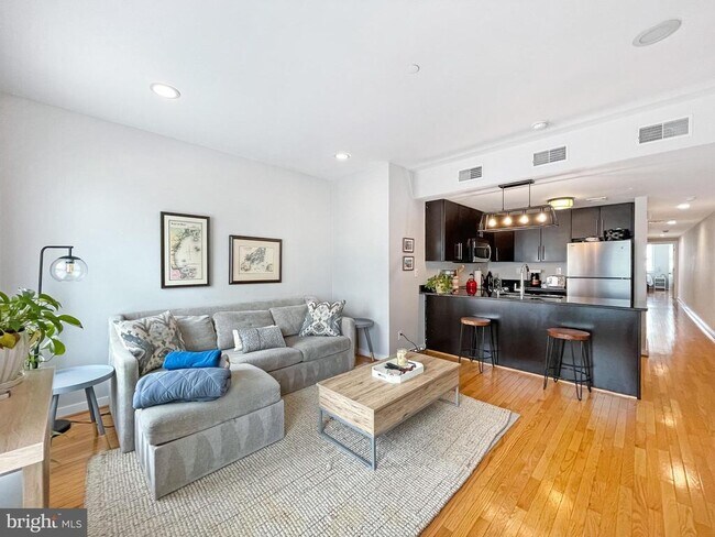 Building Photo - 1367 Florida Ave NE