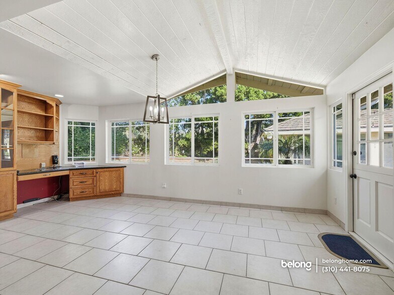 Building Photo - 22243 Craggyview St