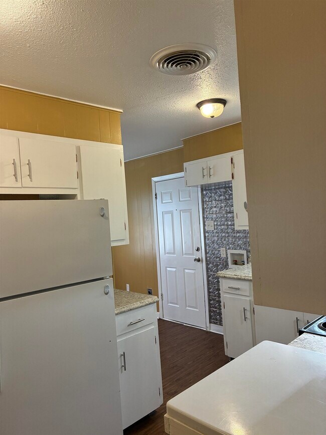 Building Photo - 1112 Northwood Dr