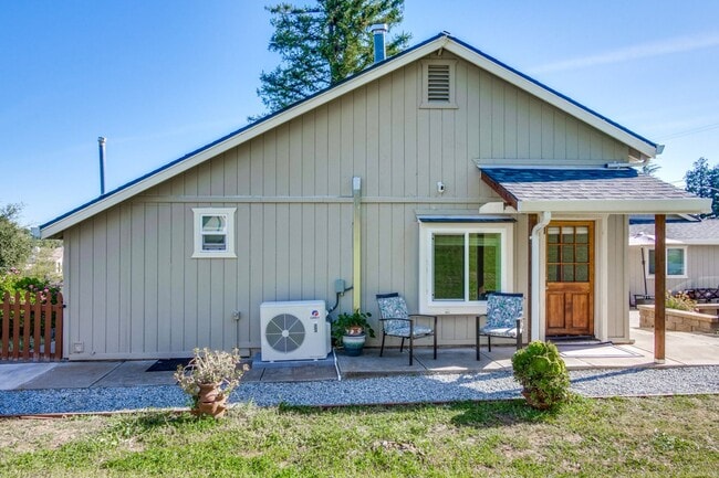 Primary Photo - Must See 1 Bed 1 Bath Cottage in the heart of Almaden Valley!!!