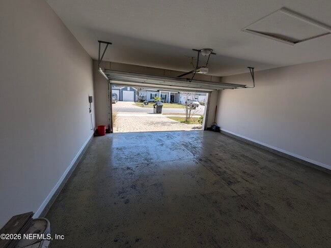 Building Photo - 100 Golden Fern Dr