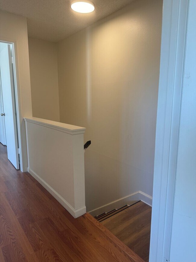 Building Photo - Seahorse 2582-2584