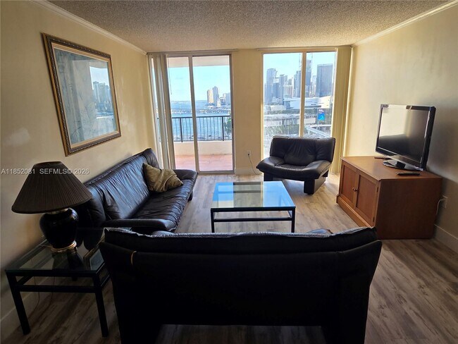 Building Photo - 555 NE 15th St