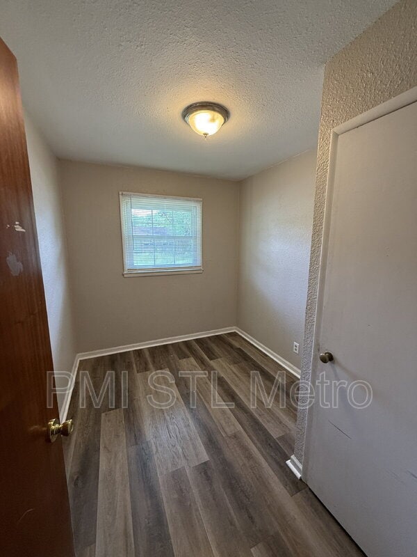 Building Photo - 10515 Renfrew Dr