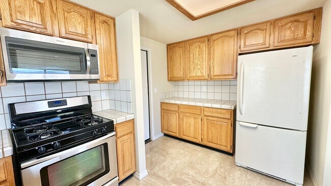Building Photo - Lovely Single Story Home in Quiet Neighbor...