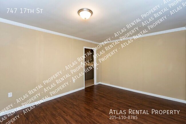 Building Photo - 747 17th St