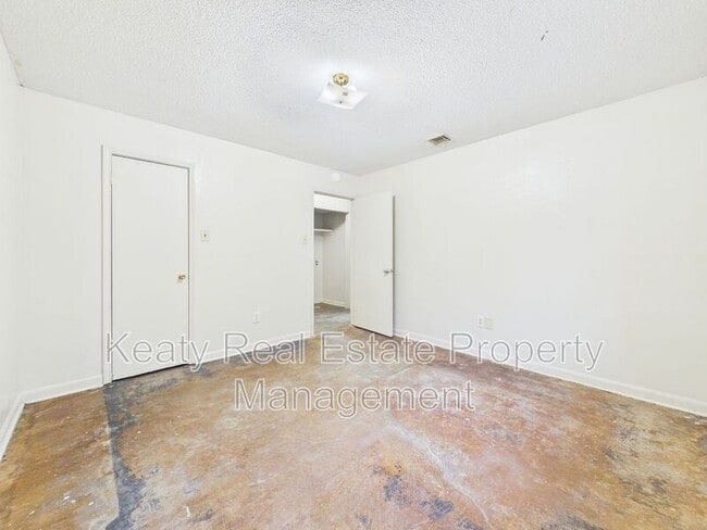 Building Photo - 102 Dorchester St