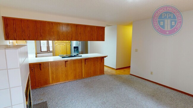 Building Photo - Single Level Ranch, Central Air, Large Yar...