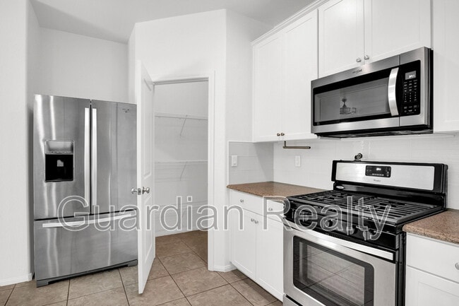 Building Photo - 11070 Neets Bay St