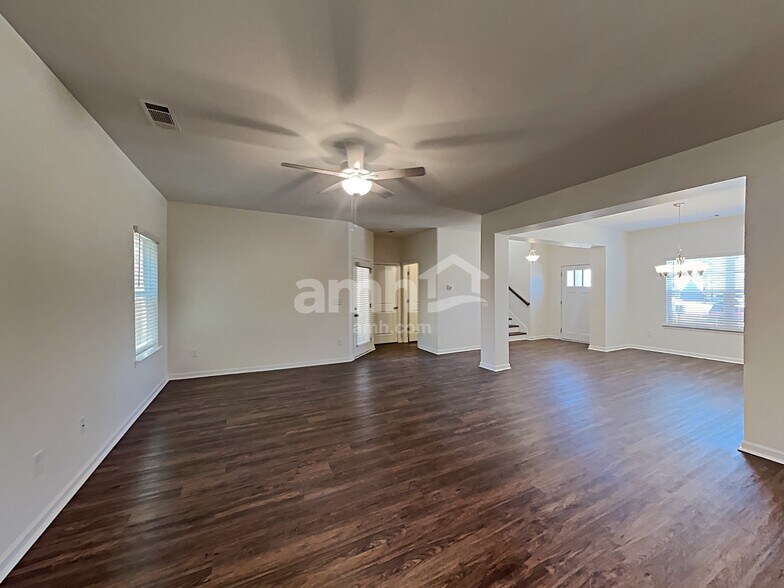 Building Photo - 20 Valley Brook Ct