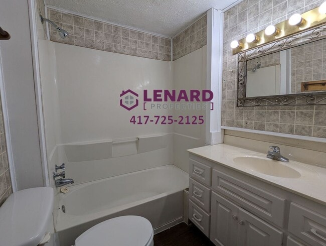 Building Photo - 635 S Douglas Ave